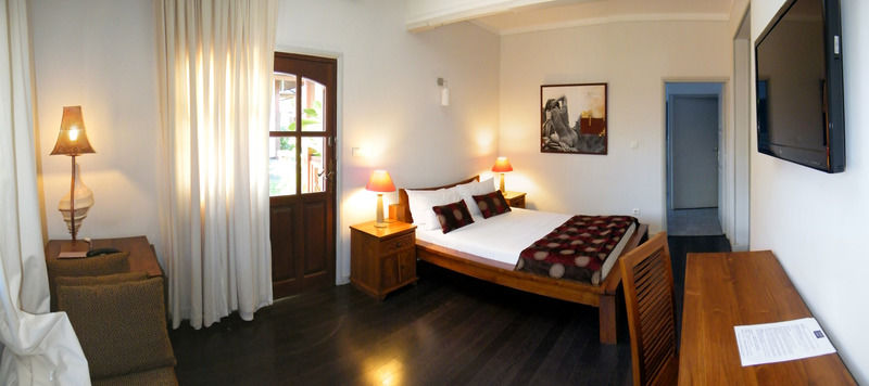 Le Domaine Des Pierres Hotel Сен-Пиер Екстериор снимка
